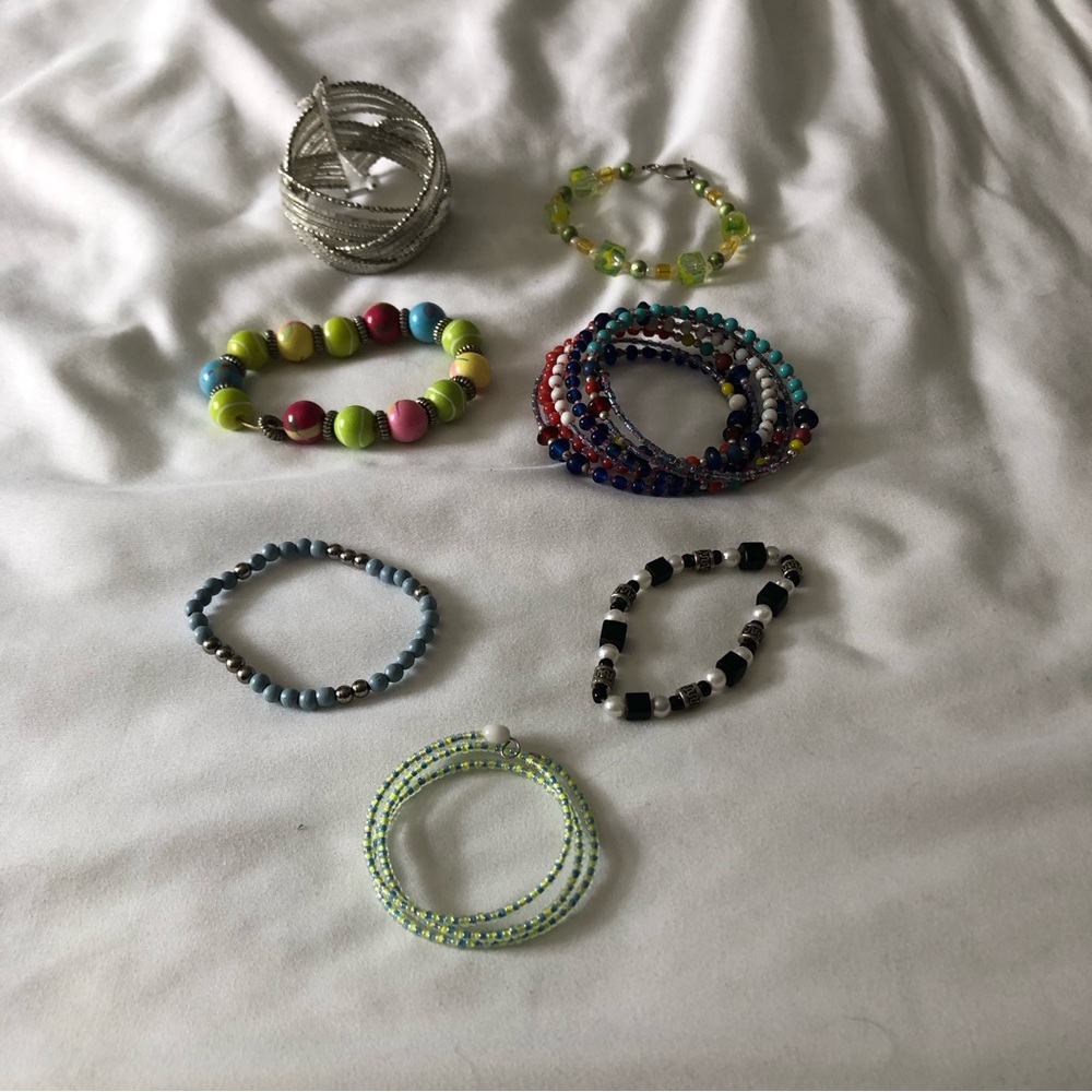 **5 ITEMS FOR $5** Lot of Beaded Bracelets